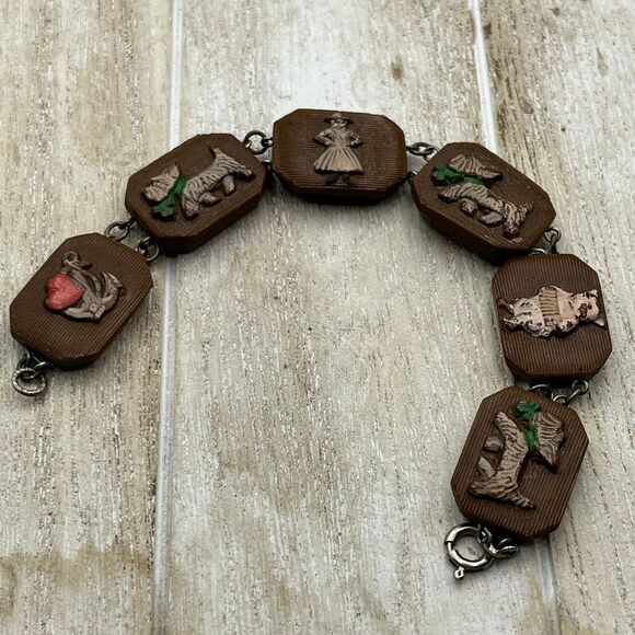 Vintage victorian 1970s dog hand painted plastic and wire bracelet - Picture 1 of 7